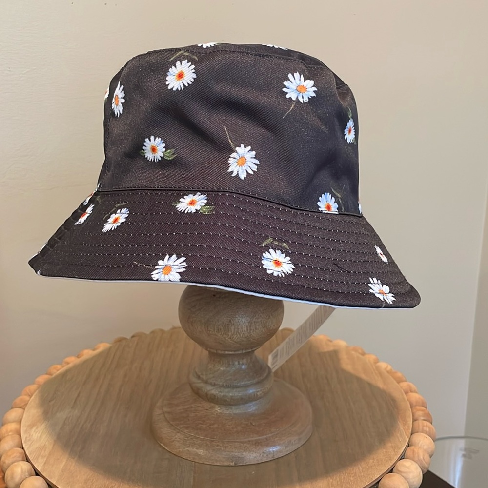 Alice + Olivia Reversible Bucket Hat